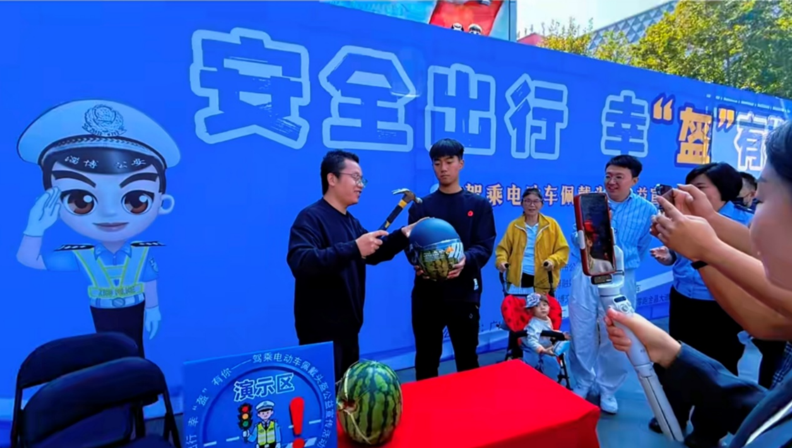 落地淄博 联动淄博交警守护市民出行安全AG真人百家乐九号“安全出行守护行动”(图3)