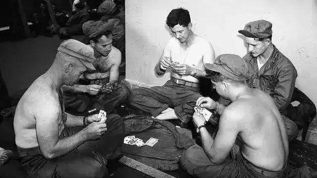 寨时看到了啥怪事?然后选择撤退?AG真人旗舰厅志愿军夜袭美军营(图4) 寨时看到了啥怪事?然后选择撤退?AG真人旗舰厅志愿军夜袭美军营(图4)