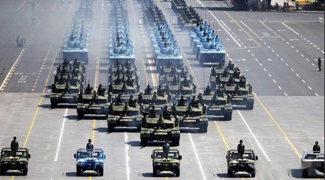 曝光美国破防了美国阅兵像是战俘AG真人网站中国93大阅兵演练(图3)