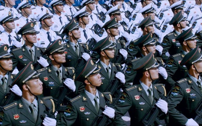 曝光美国破防了美国阅兵像是战俘AG真人网站中国93大阅兵演练(图10)